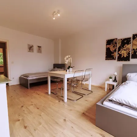 Workerslodge Fuer 6 Gaeste Mit Garage & Balkon * קרפלד