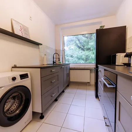 Workerslodge Fuer 6 Gaeste Mit Garage & Balkon * קרפלד