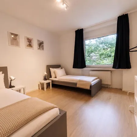 דירה Workerslodge Fuer 6 Gaeste Mit Garage & Balkon קרפלד